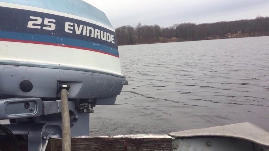 Picture of: Evinrude hp outboard motor