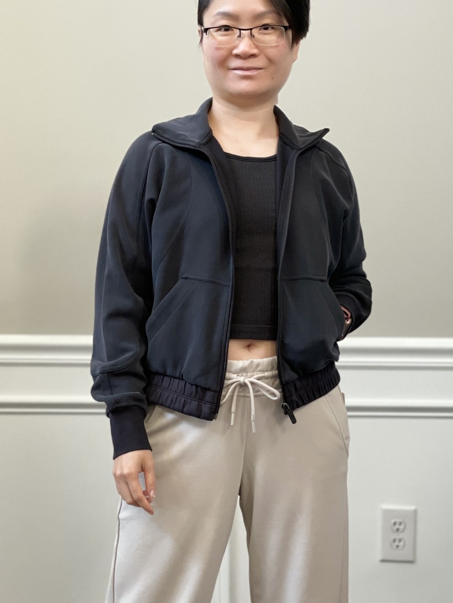 Picture of: Fit Review Friday! Brushed Softstreme Funnel-Neck Zip Up + Throw